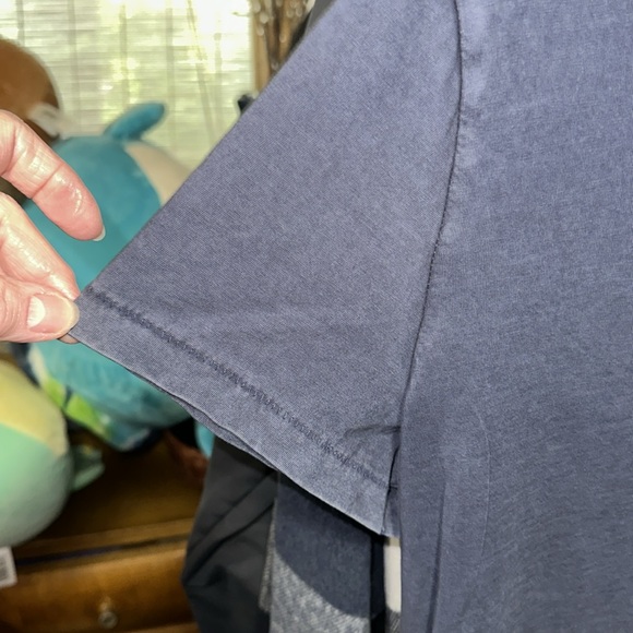 LIKE NEW UNIVERSAL THREAD TOP SIZE LARGE DENIM BLUE - Picture 3 of 5